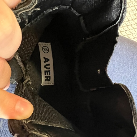 Child’s boots - Picture 5 of 5